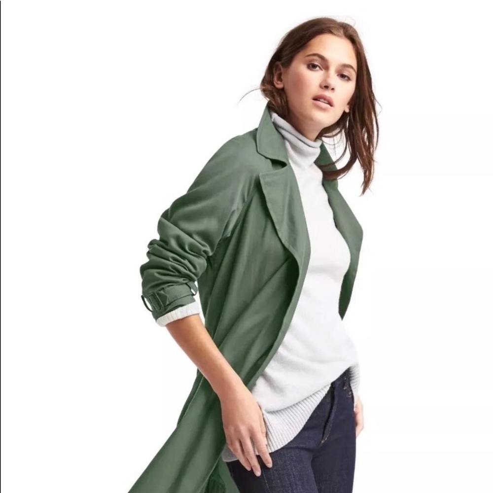 GAP Green Trench Coat Timeless and Stylish